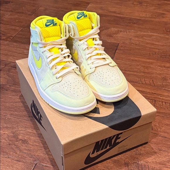 Size 10 Nike Zoom Air High-Tops - Yellow and White (Worn Once) - Picture 3 of 13